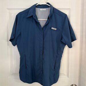 Gently Used Women’s Columbia button down fishing shirt